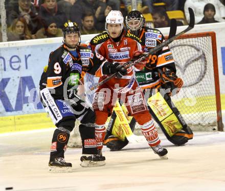 EBEL. Eishockey Bundesliga. EC KAC gegen Moser Medical Graz 99ers.   Stefan Geier,  (KAC), Robert Wren (Graz). Klagenfurt, am 15.2.2013.
Foto: Kuess 


---
pressefotos, pressefotografie, kuess, qs, qspictures, sport, bild, bilder, bilddatenbank