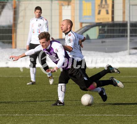 Fussball Testspiel. SK Austria Klagenfurt gegen RZ Pellets WAC. Marco Leininger, (Austria Klagenfurt), Stephan Stueckler (WAC). Klagenfurt, 16.7.2013.
Foto: Kuess
---
pressefotos, pressefotografie, kuess, qs, qspictures, sport, bild, bilder, bilddatenbank