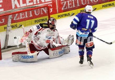 EBEL. Eishockey Bundesliga. EC VSV gegen KAC. Penalty Derek Ryan,  (VSV), Rene Swette (KAC). Villach, am 17.2.2013.
Foto: Kuess 


---
pressefotos, pressefotografie, kuess, qs, qspictures, sport, bild, bilder, bilddatenbank