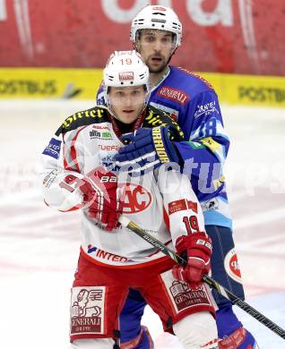 EBEL. Eishockey Bundesliga. EC VSV gegen KAC. Martin Oraze, (VSV),  Stephan Geier  (KAC). Villach, am 17.2.2013.
Foto: Kuess 


---
pressefotos, pressefotografie, kuess, qs, qspictures, sport, bild, bilder, bilddatenbank