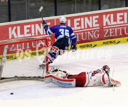 EBEL. Eishockey Bundesliga. EC VSV gegen KAC. Penalty Marco Pewal, (VSV), Rene swette (KAC). Villach, am 17.2.2013.
Foto: Kuess 


---
pressefotos, pressefotografie, kuess, qs, qspictures, sport, bild, bilder, bilddatenbank