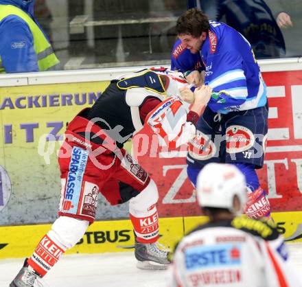 EBEL. Eishockey Bundesliga. EC VSV gegen KAC. Rauferei, Schlaegerei. Benjamin Petrik, (VSV), Kevin Doell  (KAC). . Villach, am 17.2.2013.
Foto: Kuess 


---
pressefotos, pressefotografie, kuess, qs, qspictures, sport, bild, bilder, bilddatenbank