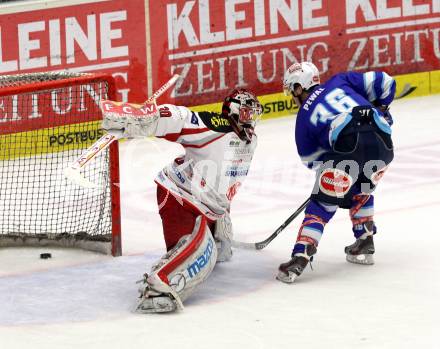 EBEL. Eishockey Bundesliga. EC VSV gegen KAC.  Penalty Marco Pewal, (VSV), Rene swette (KAC).. Villach, am 17.2.2013.
Foto: Kuess 


---
pressefotos, pressefotografie, kuess, qs, qspictures, sport, bild, bilder, bilddatenbank