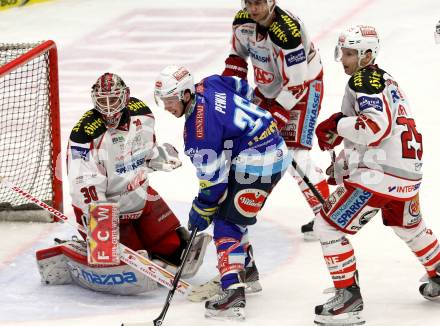 EBEL. Eishockey Bundesliga. EC VSV gegen KAC. Marco Pewal,  (VSV),  Rene Swette, Kirk Furey (KAC). Villach, am 17.2.2013.
Foto: Kuess 


---
pressefotos, pressefotografie, kuess, qs, qspictures, sport, bild, bilder, bilddatenbank