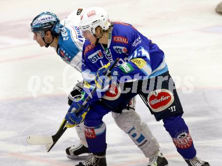 EBEL. Eishockey Bundesliga. EC VSV gegen EHC LIWEST Linz. Daniel Nageler,  (VSV),  Daniel Oberkofler (Linz). Villach, am 19.2.2013.
Foto: Kuess 


---
pressefotos, pressefotografie, kuess, qs, qspictures, sport, bild, bilder, bilddatenbank