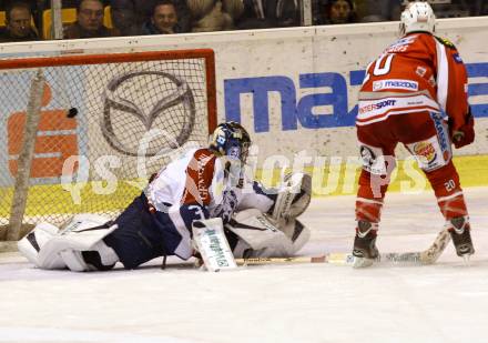 EBEL. Eishockey Bundesliga. EC KAC gegen KHL Medvescak Zagreb.  John Lammers,  (KAC), Robert Kristan (Zagreb). Klagenfurt, am 19.2.2013.
Foto: Kuess 


---
pressefotos, pressefotografie, kuess, qs, qspictures, sport, bild, bilder, bilddatenbank