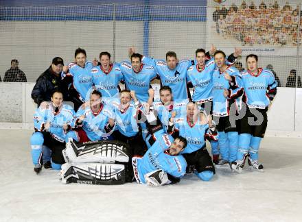 Eishockey UHL. Unterkaerntner Hobbyliga. Sieger UHC Welzenegg. Voelkermarkt, am 23.2.2013.
Foto: Kuess
---
pressefotos, pressefotografie, kuess, qs, qspictures, sport, bild, bilder, bilddatenbank