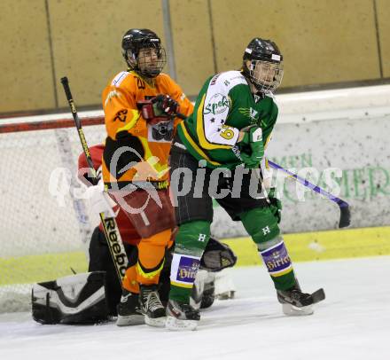 Eishockeycup. Ascus Rangers gegen Humanomed Wings. Werner Bonstingl  (Ascus), Adrian Binner (Humanomed). Klagenfurt, 23.2.2013.
Foto: Kuess
---
pressefotos, pressefotografie, kuess, qs, qspictures, sport, bild, bilder, bilddatenbank