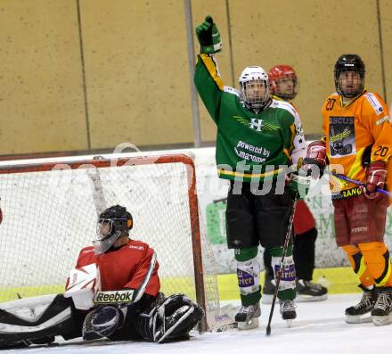 Eishockeycup. Ascus Rangers gegen Humanomed Wings. Alfred Olsacher, Werner Bonstingl (Ascus), Michael Moser (Humanomed). Klagenfurt, 23.2.2013.
Foto: Kuess
---
pressefotos, pressefotografie, kuess, qs, qspictures, sport, bild, bilder, bilddatenbank