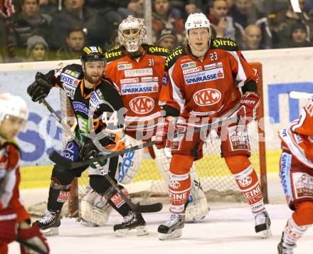 EBEL. Eishockey Bundesliga. EC KAC gegen Moser Medical Graz 99ers. Andy Chiodo, Mike Siklenka,  (KAC), Olivier Latendresse (Graz). Klagenfurt, am 24.2.2013.
Foto: Kuess 


---
pressefotos, pressefotografie, kuess, qs, qspictures, sport, bild, bilder, bilddatenbank