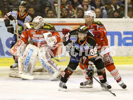 EBEL. Eishockey Bundesliga. EC KAC gegen Moser Medical Graz 99ers. CHIODO Andy, Kirk Furey,  (KAC), Trevor Frischmon (Graz). Klagenfurt, am 24.2.2013.
Foto: Kuess 


---
pressefotos, pressefotografie, kuess, qs, qspictures, sport, bild, bilder, bilddatenbank