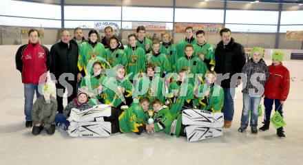 Eishockey Nachwuchsmeisterschaft. U14. Kaerntner Vizemeister Voelkermarkt. Voelkermarkt, am 24.2.2013.
Foto: Kuess
---
pressefotos, pressefotografie, kuess, qs, qspictures, sport, bild, bilder, bilddatenbank