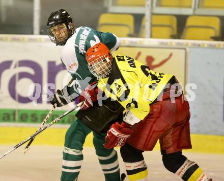 Eishockeycup. HC Post gegen Zeltverleih Bister. Walter Pansi (Post), Christian Wilhelmer (Bister). Klagenfurt, 27.2.2013.
Foto: Kuess
---
pressefotos, pressefotografie, kuess, qs, qspictures, sport, bild, bilder, bilddatenbank