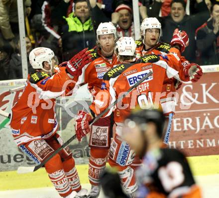 EBEL. Eishockey Bundesliga. EC KAC gegen Moser Medical Graz 99ers. Torjubel John Lammers, Jamie Lundmark, Maximilian Isopp (KAC). Klagenfurt, am 1.3.2013.
Foto: Kuess 


---
pressefotos, pressefotografie, kuess, qs, qspictures, sport, bild, bilder, bilddatenbank