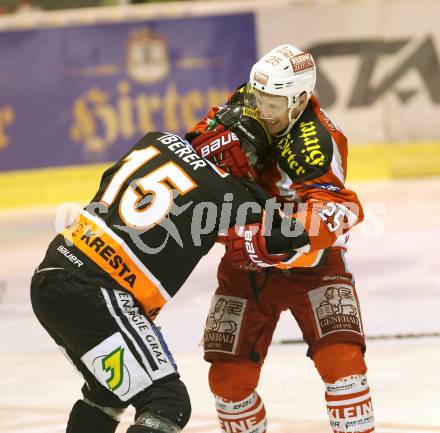 EBEL. Eishockey Bundesliga. EC KAC gegen Moser Medical Graz 99ers. Rauferei Kirk Furey,  (KAC), Matthias Iberer (Graz). Klagenfurt, am 1.3.2013.
Foto: Kuess 


---
pressefotos, pressefotografie, kuess, qs, qspictures, sport, bild, bilder, bilddatenbank