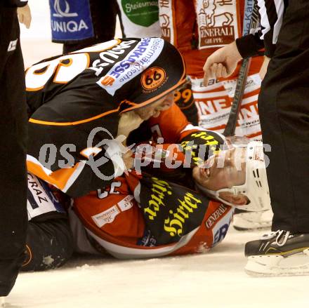 EBEL. Eishockey Bundesliga. EC KAC gegen Moser Medical Graz 99ers. Rauferei Mike Siklenka,  (KAC), Jean-Michel Daoust (Graz). Klagenfurt, am 1.3.2013.
Foto: Kuess 


---
pressefotos, pressefotografie, kuess, qs, qspictures, sport, bild, bilder, bilddatenbank