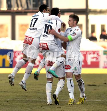 Fussball. Bundesliga. RZ Pellets WAC gegen SK Rapid Wien.  Torjubel Mihret Topcagic, Michael Sollbauer, Michael Liendl, Nenad Jovanovic  (WAC). Wolfsberg, 3.3.2013.
Foto: Kuess

---
pressefotos, pressefotografie, kuess, qs, qspictures, sport, bild, bilder, bilddatenbank