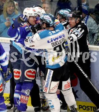 EBEL. Eishockey Bundesliga. EC VSV gegen EHC LIWEST Linz. Rauferei ALTMANN Mario (VSV), OUELLETTE Mike (Linz). Villach, am 3.3.2013.
Foto: Kuess 


---
pressefotos, pressefotografie, kuess, qs, qspictures, sport, bild, bilder, bilddatenbank