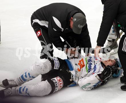 EBEL. Eishockey Bundesliga. EC VSV gegen EHC LIWEST Linz.  Verletzt Danny Irmen  (Linz). . Villach, am 3.3.2013.
Foto: Kuess 


---
pressefotos, pressefotografie, kuess, qs, qspictures, sport, bild, bilder, bilddatenbank