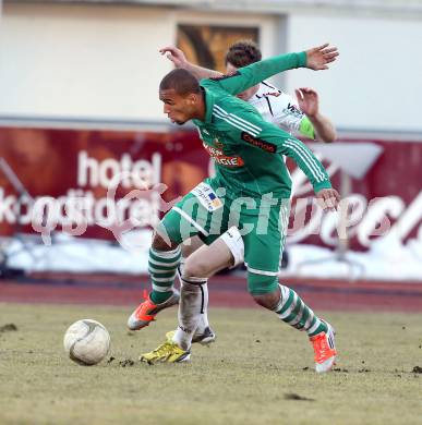 Fussball. Bundesliga. RZ Pellets WAC gegen SK Rapid Wien. Michael Sollbauer,  (WAC), Terrence Boyd   (Rapid). Wolfsberg, 3.3.2013.
Foto: Kuess

---
pressefotos, pressefotografie, kuess, qs, qspictures, sport, bild, bilder, bilddatenbank