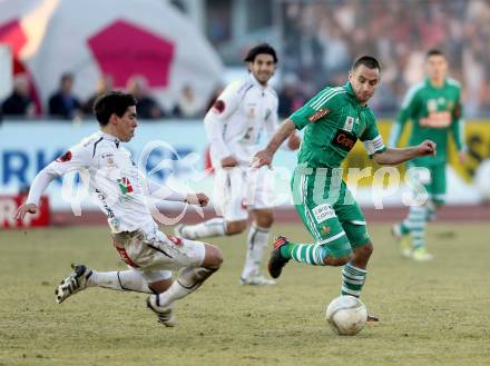 Fussball. Bundesliga. RZ Pellets WAC gegen SK Rapid Wien.  David De Paula,   (WAC),  Steffen Hofmann (Rapid).. Wolfsberg, 3.3.2013.
Foto: Kuess

---
pressefotos, pressefotografie, kuess, qs, qspictures, sport, bild, bilder, bilddatenbank