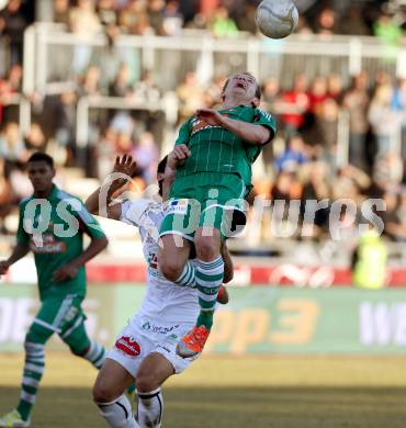 Fussball. Bundesliga. RZ Pellets WAC gegen SK Rapid Wien.   Mihret Topcagic,  (WAC),  Mario Sonnleitner (Rapid). Wolfsberg, 3.3.2013.
Foto: Kuess

---
pressefotos, pressefotografie, kuess, qs, qspictures, sport, bild, bilder, bilddatenbank