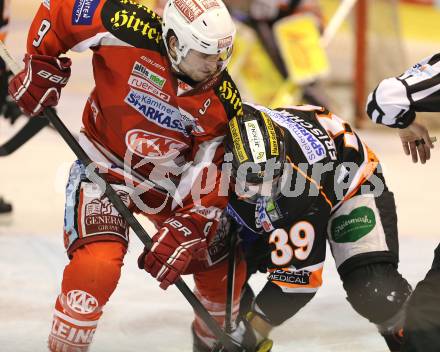 EBEL. Eishockey Bundesliga. KAC gegen Moser Medical Graz 99ers.  Tyler Spurgeon (KAC), Trevor Frischmon (Graz). Klagenfurt, am 5.3.2013.
Foto: Kuess
---
pressefotos, pressefotografie, kuess, qs, qspictures, sport, bild, bilder, bilddatenbank