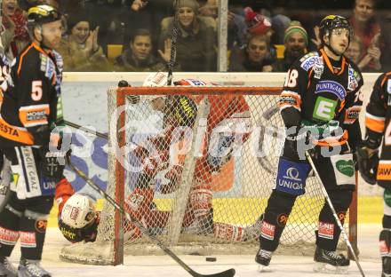 EBEL. Eishockey Bundesliga. KAC gegen Moser Medical Graz 99ers. Torjubel Tyler Spurgeon,  Raphael Herburger (KAC). Klagenfurt, am 5.3.2013.
Foto: Kuess
---
pressefotos, pressefotografie, kuess, qs, qspictures, sport, bild, bilder, bilddatenbank