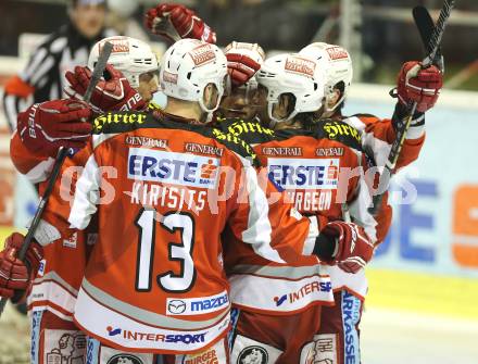 EBEL. Eishockey Bundesliga. KAC gegen Moser Medical Graz 99ers. Torjubel Tyler Spurgeon, Raphael Herburger (KAC). Klagenfurt, am 5.3.2013.
Foto: Kuess
---
pressefotos, pressefotografie, kuess, qs, qspictures, sport, bild, bilder, bilddatenbank