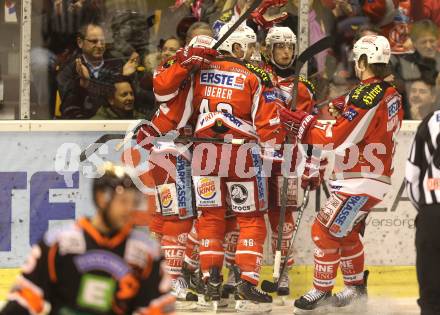 EBEL. Eishockey Bundesliga. KAC gegen Moser Medical Graz 99ers. Torjubel Tyler Spurgeon, Tyler Scofield, Raphael Herburger (KAC). Klagenfurt, am 5.3.2013.
Foto: Kuess
---
pressefotos, pressefotografie, kuess, qs, qspictures, sport, bild, bilder, bilddatenbank