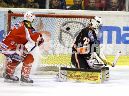 EBEL. Eishockey Bundesliga. EC KAC gegen Moser Medical Graz 99ers. Thomas Koch,  (KAC), Frederic Clouthier (Graz). Klagenfurt, am 5.3.2013.
Foto: Kuess 


---
pressefotos, pressefotografie, kuess, qs, qspictures, sport, bild, bilder, bilddatenbank