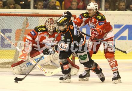 EBEL. Eishockey Bundesliga. KAC gegen Moser Medical Graz 99ers.  Maximilian Isopp, Rene Swette  (KAC), Trevor Frischmon (Graz). Klagenfurt, am 5.3.2013.
Foto: Kuess
---
pressefotos, pressefotografie, kuess, qs, qspictures, sport, bild, bilder, bilddatenbank