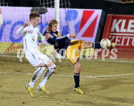 Fussball. Bundesliga. RZ Pellets WAC gegen  FC Red Bull Salzburg.  Michael Sollbauer,  (WAC), Martin Hinteregger  (Salzburg). Wolfsberg, 6.3.2013.
Foto: Kuess

---
pressefotos, pressefotografie, kuess, qs, qspictures, sport, bild, bilder, bilddatenbank