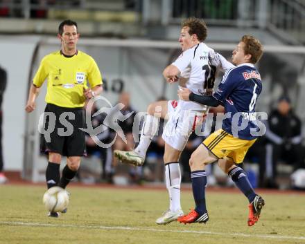 Fussball. Bundesliga. RZ Pellets WAC gegen  FC Red Bull Salzburg.  Mario Kroepfl, (WAC),  Christian Schwegler  (Salzburg). Wolfsberg, 6.3.2013.
Foto: Kuess

---
pressefotos, pressefotografie, kuess, qs, qspictures, sport, bild, bilder, bilddatenbank