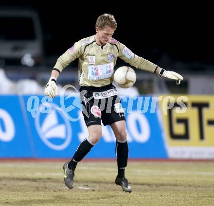 Fussball. Bundesliga. RZ Pellets WAC gegen  FC Red Bull Salzburg. Christian Dobnik   (WAC). Wolfsberg, 6.3.2013.
Foto: Kuess

---
pressefotos, pressefotografie, kuess, qs, qspictures, sport, bild, bilder, bilddatenbank