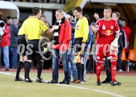 Fussball. Bundesliga. RZ Pellets WAC gegen  FC Red Bull Salzburg.  Ankick durch Peter Kaiser. Wolfsberg, 6.3.2013.
Foto: Kuess

---
pressefotos, pressefotografie, kuess, qs, qspictures, sport, bild, bilder, bilddatenbank