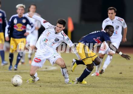 Fussball. Bundesliga. RZ Pellets WAC gegen  FC Red Bull Salzburg.  Roland Putsche,  (WAC), Sadio Mane  (Salzburg). Wolfsberg, 6.3.2013.
Foto: Kuess

---
pressefotos, pressefotografie, kuess, qs, qspictures, sport, bild, bilder, bilddatenbank