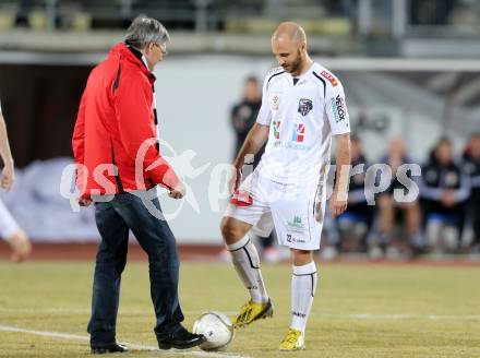 Fussball. Bundesliga. RZ Pellets WAC gegen  FC Red Bull Salzburg.  Ankick durch Peter Kaiser, Stephan Stueckler  (WAC). Wolfsberg, 6.3.2013.
Foto: Kuess

---
pressefotos, pressefotografie, kuess, qs, qspictures, sport, bild, bilder, bilddatenbank