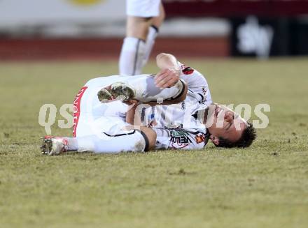 Fussball. Bundesliga. RZ Pellets WAC gegen  FC Red Bull Salzburg.  verletzt Michael Liendl  (WAC). Wolfsberg, 6.3.2013.
Foto: Kuess

---
pressefotos, pressefotografie, kuess, qs, qspictures, sport, bild, bilder, bilddatenbank