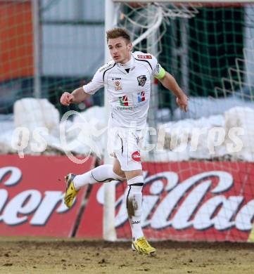 Fussball. Bundesliga. RZ Pellets WAC gegen SK Rapid Wien. Michael Sollbauer (WAC). Wolfsberg, 3.3.2013.
Foto: Kuess

---
pressefotos, pressefotografie, kuess, qs, qspictures, sport, bild, bilder, bilddatenbank