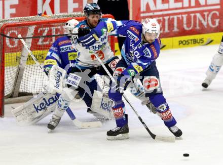 EBEL. Eishockey Bundesliga. EC VSV gegen EHC LIWEST Linz. Martin Oraze,  (VSV), Brett Engelhardt (Linz). Villach, am 8.3.2013.
Foto: Kuess 


---
pressefotos, pressefotografie, kuess, qs, qspictures, sport, bild, bilder, bilddatenbank