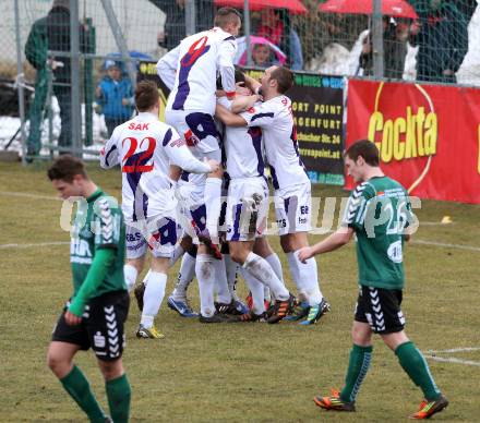 Fussball Regionalliga. SAK gegen Feldkirchen SV.  Torjubel SAK. Klagenfurt, 9.3.2013.
Foto: Kuess
---
pressefotos, pressefotografie, kuess, qs, qspictures, sport, bild, bilder, bilddatenbank