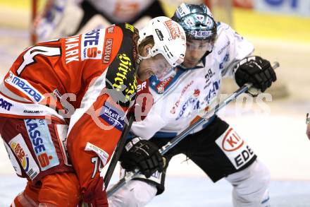 EBEL. Eishockey Bundesliga. EC KAC gegen EHC Liwest Black Wings Linz.  Jamie Lundmark (KAC), Mike Ouellette  (Linz). Klagenfurt, am 15.3.2013.
Foto: Kuess 


---
pressefotos, pressefotografie, kuess, qs, qspictures, sport, bild, bilder, bilddatenbank