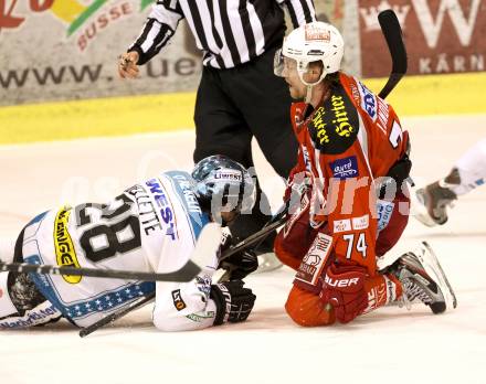 EBEL. Eishockey Bundesliga. EC KAC gegen EHC Liwest Black Wings Linz.  Jamie Lundmark,  (KAC), Mike Ouelette (Linz). Klagenfurt, am 15.3.2013.
Foto: Kuess 


---
pressefotos, pressefotografie, kuess, qs, qspictures, sport, bild, bilder, bilddatenbank