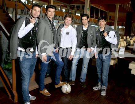 Fussball Bundesliga. RZ Pellets WAC. Neueinkleidung mit Trachtenjacken.  Ruben Rivera, Solano, Dietmar Riegler, Jacobo, David De Paula. Wolfsberg, 15.3.2013.
Foto: Kuess
---
pressefotos, pressefotografie, kuess, qs, qspictures, sport, bild, bilder, bilddatenbank