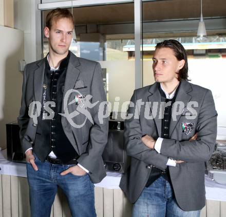 Fussball Bundesliga. RZ Pellets WAC. Neueinkleidung mit Trachtenjacken.  Marco Knaller, Dario Baldauf. Wolfsberg, 15.3.2013.
Foto: Kuess
---
pressefotos, pressefotografie, kuess, qs, qspictures, sport, bild, bilder, bilddatenbank