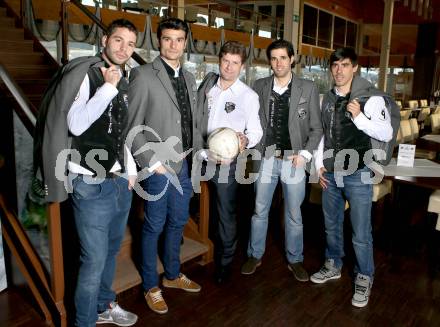 Fussball Bundesliga. RZ Pellets WAC. Neueinkleidung mit Trachtenjacken.  Ruben Rivera, Solano, Dietmar Riegler, Jacobo, David De Paula. Wolfsberg, 15.3.2013.
Foto: Kuess
---
pressefotos, pressefotografie, kuess, qs, qspictures, sport, bild, bilder, bilddatenbank