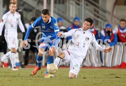 Fussball. Bundesliga. RZ Pellets WAC gegen SC Wiener Neustadt.  Roland Putsche,   (WAC), Averdin Terzic (Wiener Neustadt). Wolfsberg, 16.3.2013.
Foto: Kuess

---
pressefotos, pressefotografie, kuess, qs, qspictures, sport, bild, bilder, bilddatenbank