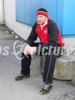 Eishockey. Bundesliga. KAC. Abfahrt mit dem KAC Bus nach Linz. Mike Siklenka. Klagenfurt, 21.3.2013.
Foto: Kuess
---
pressefotos, pressefotografie, kuess, qs, qspictures, sport, bild, bilder, bilddatenbank