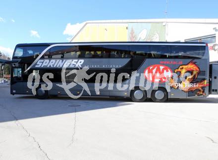 Eishockey. Bundesliga. KAC. Abfahrt mit dem KAC Bus nach Linz. Klagenfurt, 21.3.2013.
Foto: Kuess
---
pressefotos, pressefotografie, kuess, qs, qspictures, sport, bild, bilder, bilddatenbank